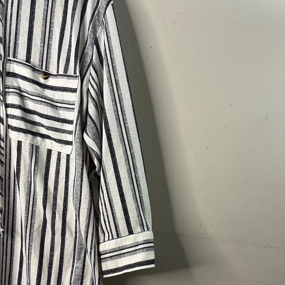 Eden & Olivia Black and White Striped Top - Picture 3 of 9